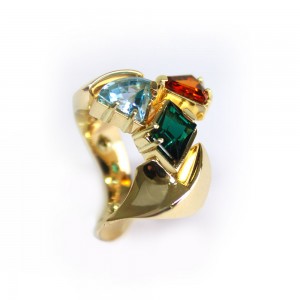 mooie ring met 3 kleuren stenen